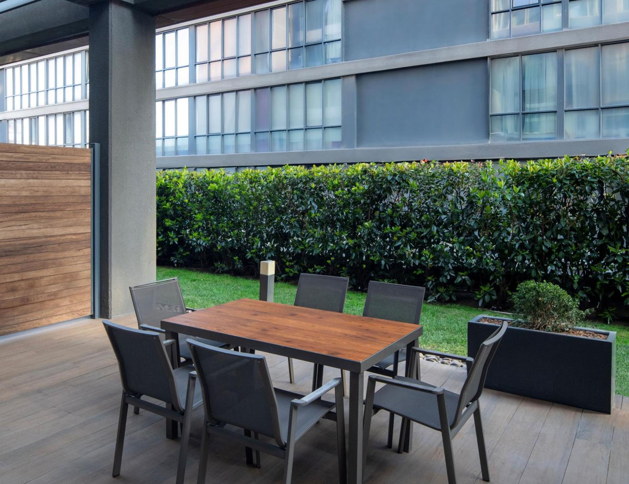 Hotel Movenpick Living Istanbul West Exterior foto
