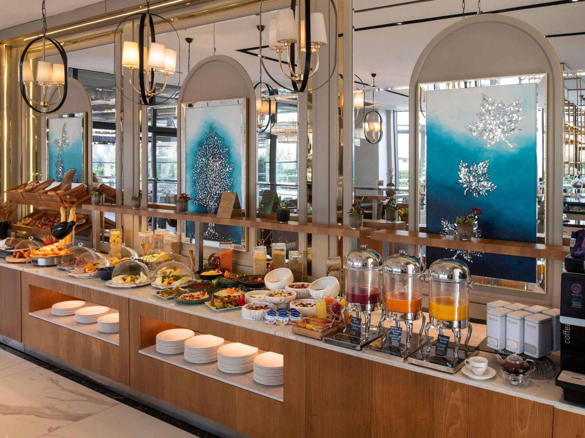 Hotel Movenpick Living Istanbul West Exterior foto