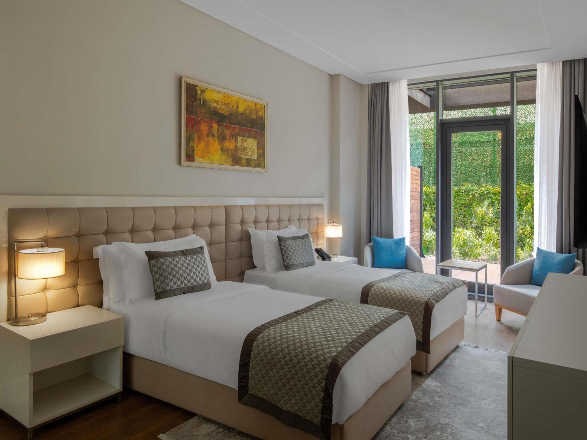 Hotel Movenpick Living Istanbul West Exterior foto