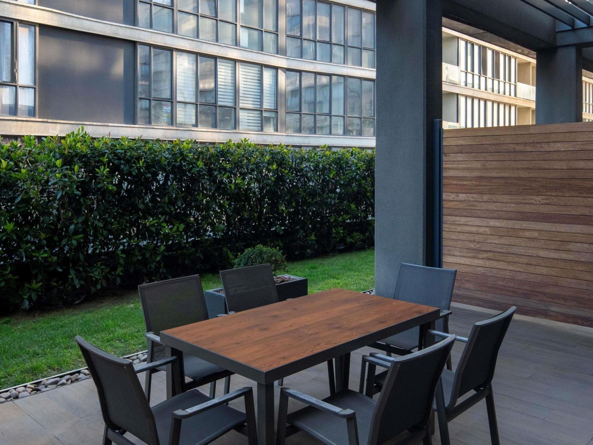 Hotel Movenpick Living Istanbul West Exterior foto
