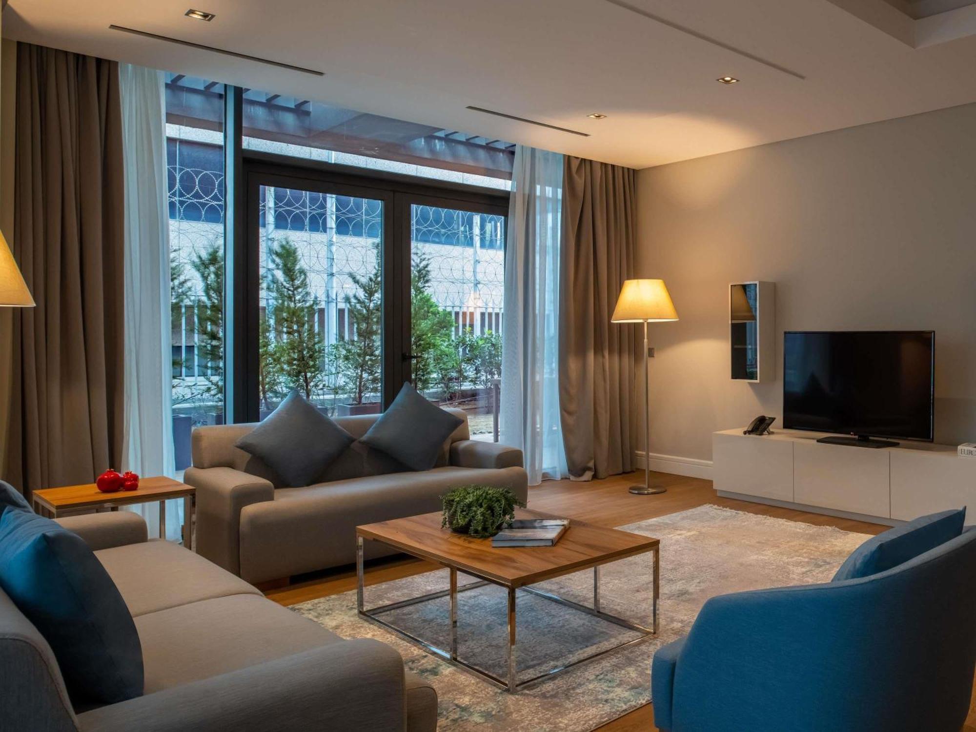 Hotel Movenpick Living Istanbul West Exterior foto