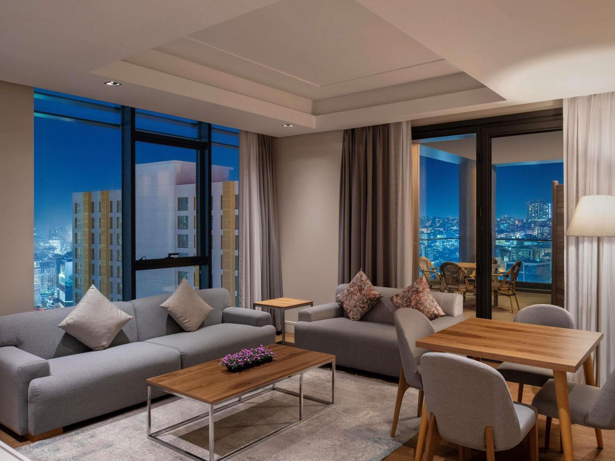 Hotel Movenpick Living Istanbul West Exterior foto